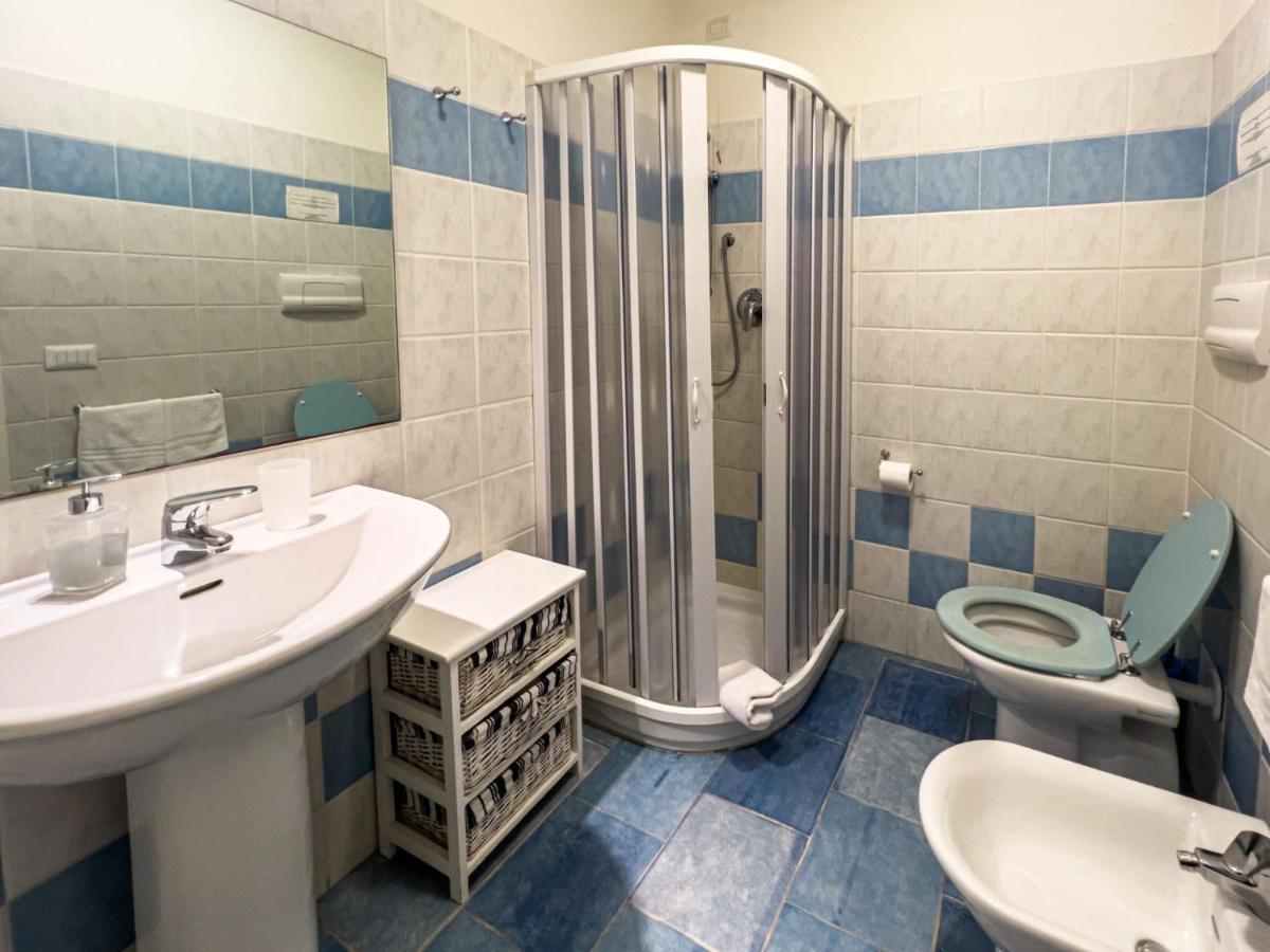 אולביה La Terrazza Guesthouse מראה חיצוני תמונה