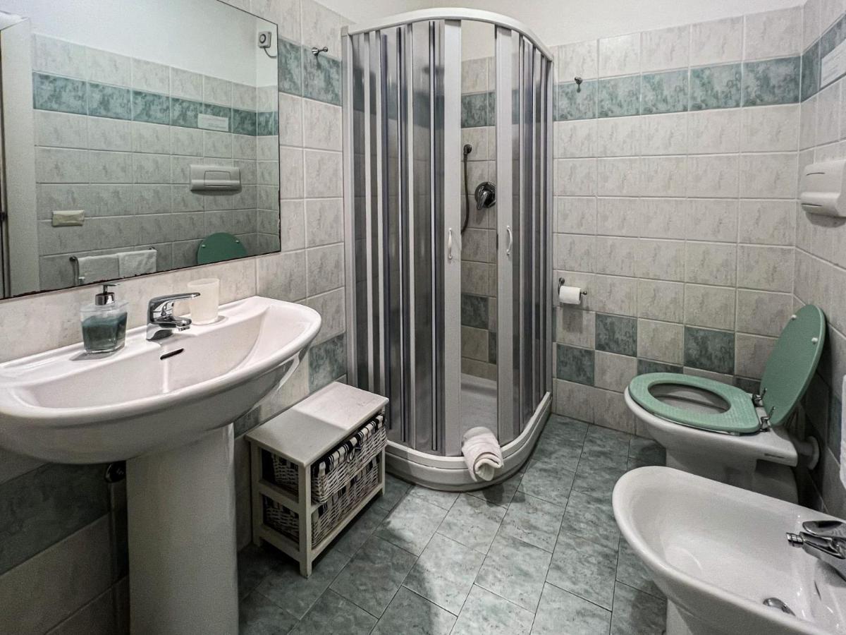 אולביה La Terrazza Guesthouse מראה חיצוני תמונה