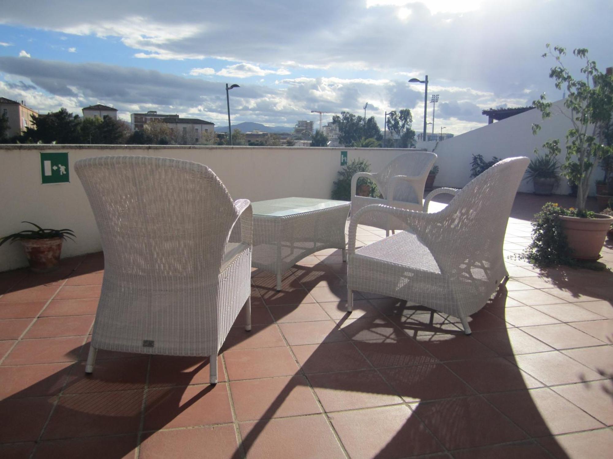 אולביה La Terrazza Guesthouse מראה חיצוני תמונה